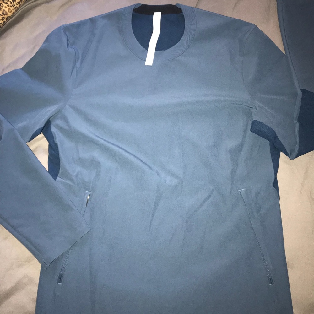Warp lite LS crew nwot Blue